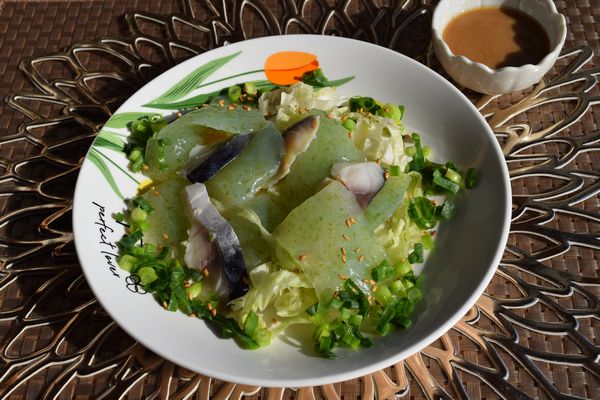 刺身こんにゃくとしめ鯖の中華和え